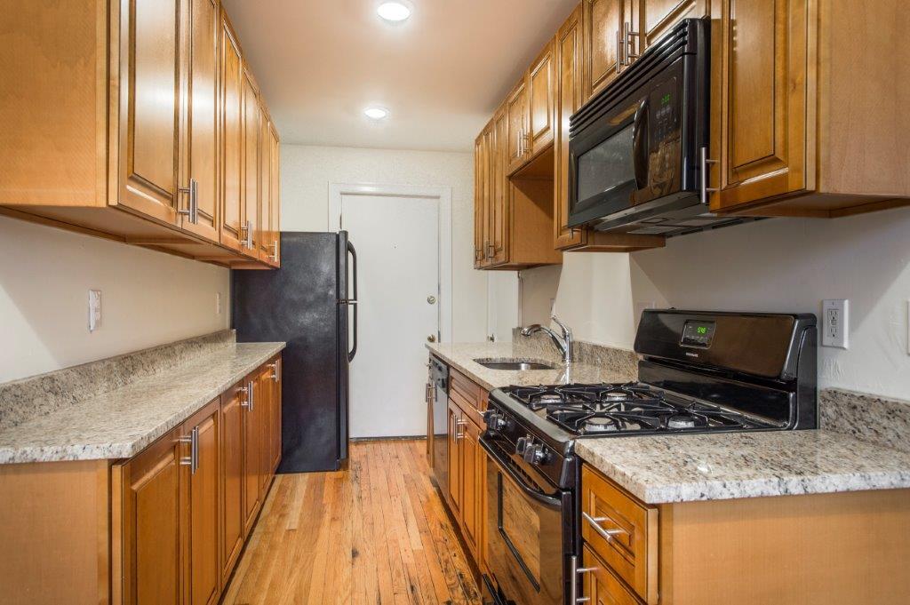 Building Photo - 36 Madison St