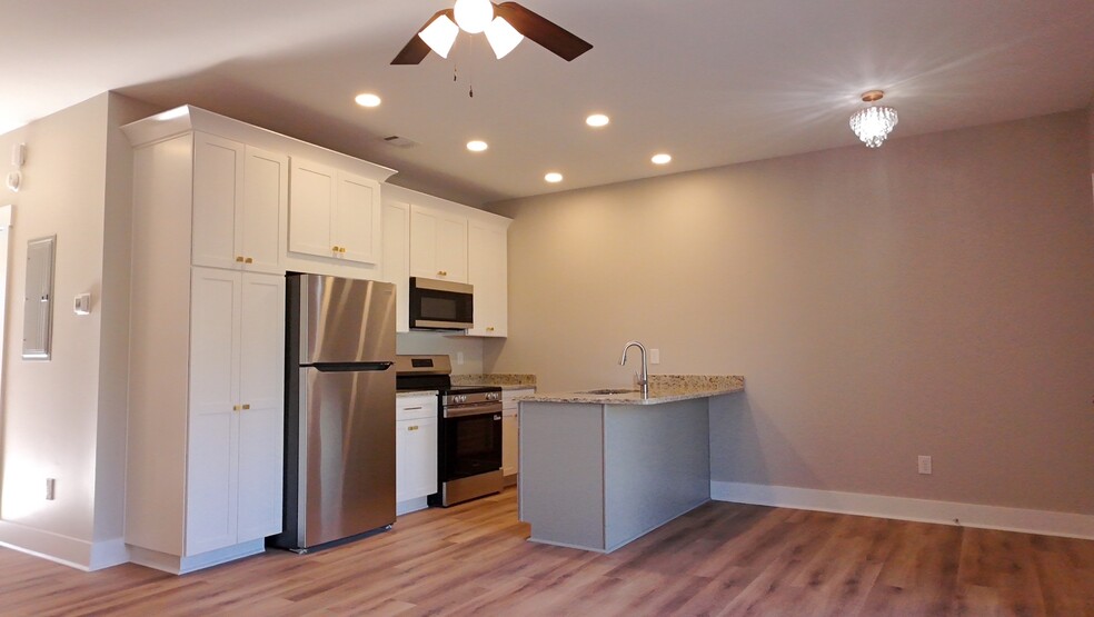 Building Photo - 231 Pine Needle Rd
