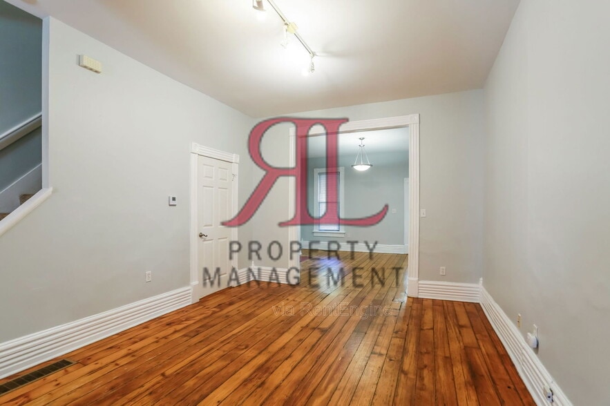 Building Photo - 181 E 1st Ave