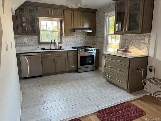 Building Photo - 25 Grand St