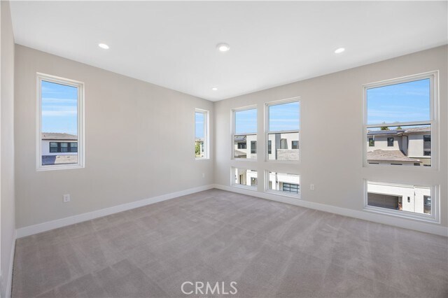 Building Photo - 173 Creation