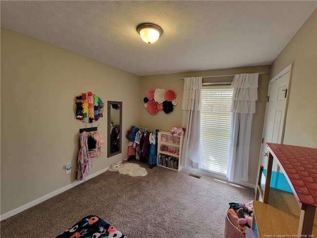 Building Photo - 215 Haverhill Dr