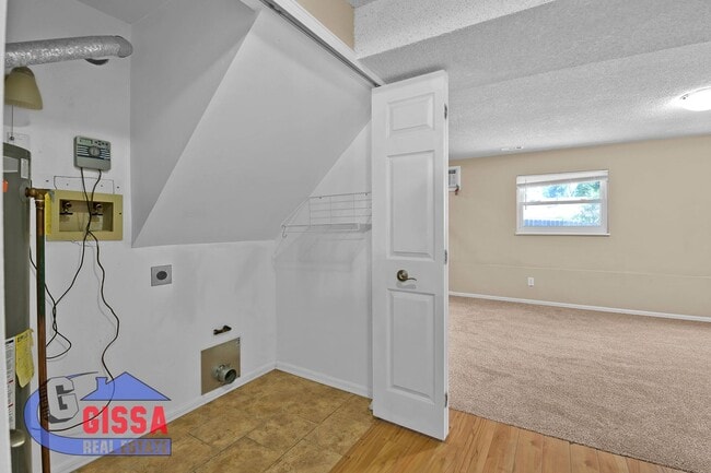 Building Photo - Beautiful home with 3 bedrooms, 2 bathroom...