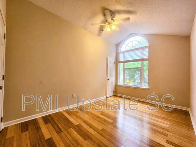 Building Photo - 122 Glen Willow Ct