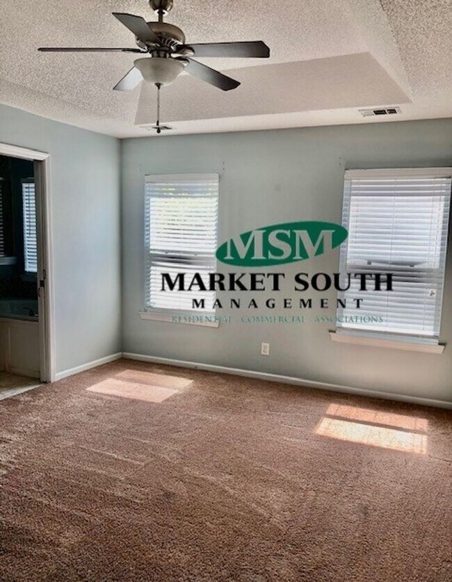 Building Photo - **APPLICATION PENDING!!! GEORGETOWN - SUGA...