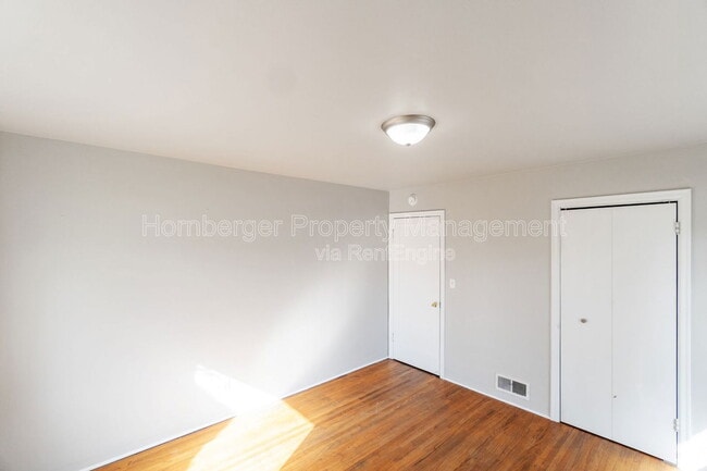 Building Photo - 11 E Rich Ave