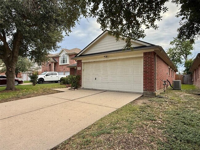 Building Photo - 12811 Mills Breeze Dr
