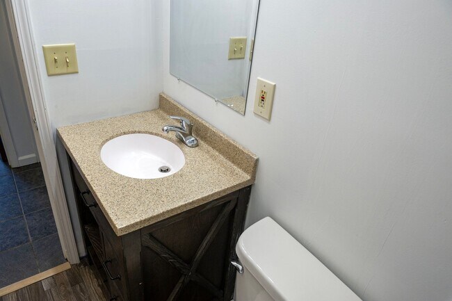 Building Photo - 1223 W 11th St