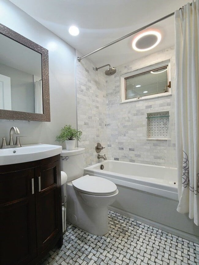Building Photo - ***Please Respond Directly to the Online Listing, Calls May Not Be Returned***