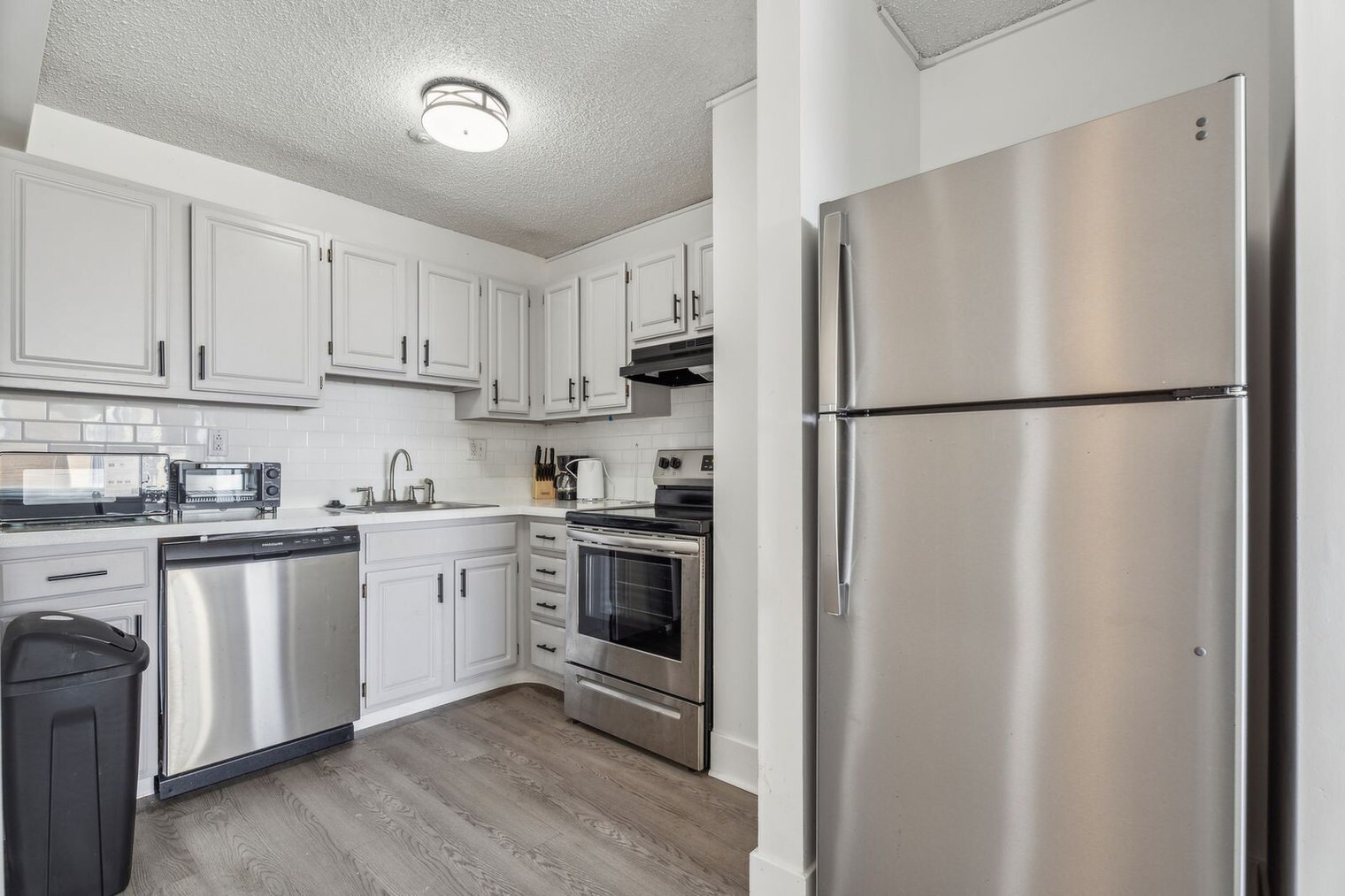 Building Photo - 1711 Bellevue Ave