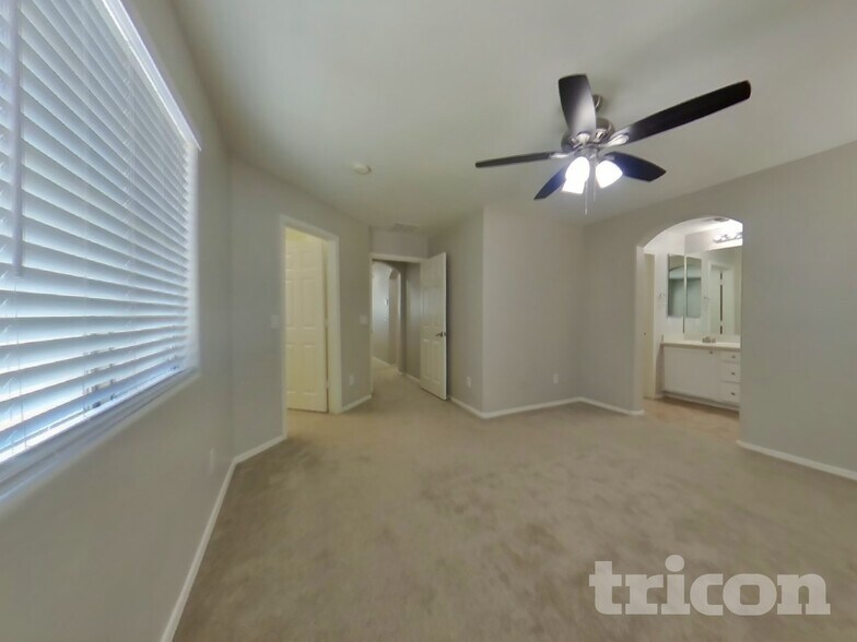 Building Photo - 14953 N 142nd Dr.