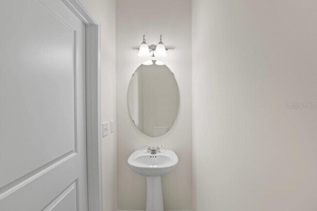 Building Photo - 8599 Sportsman Lp