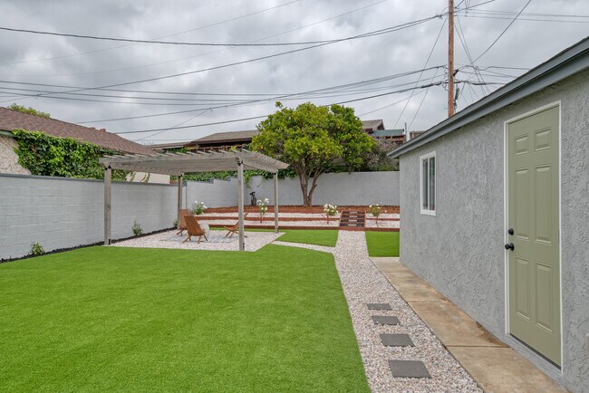 Building Photo - 11114 Ruthelen St