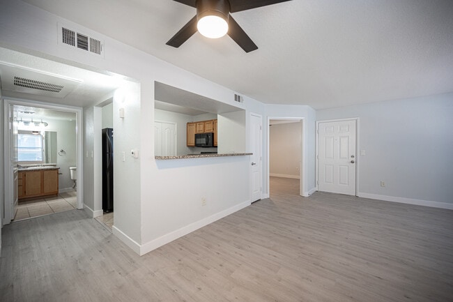 Building Photo - 5055 W Hacienda Ave