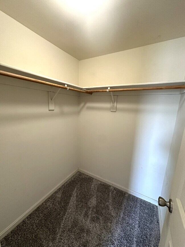 Building Photo - COMING SOON! Top Floor Condo in Hampstead