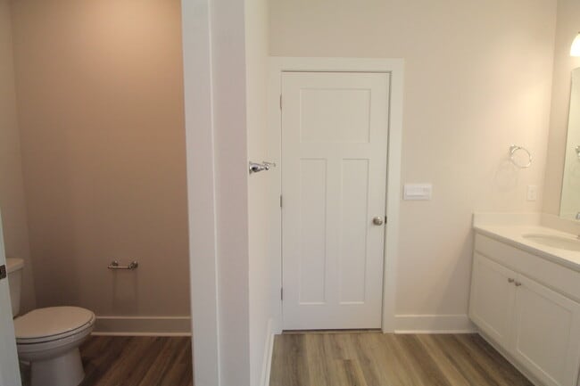Building Photo - Modern 4BR Home in Reserve at Brookhaven with Quartz Kitchen, Smart Home Features & Open Floor Plan