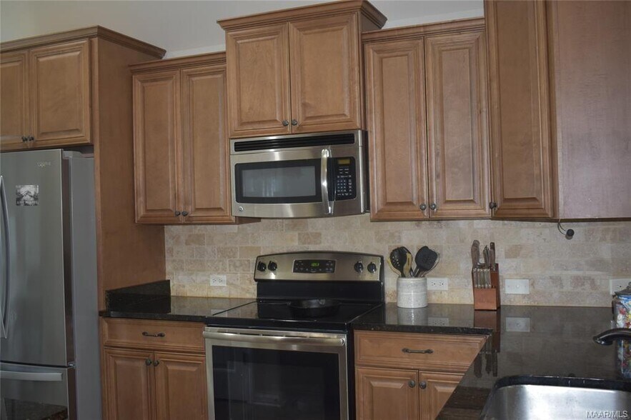 Building Photo - 9103 White Poplar Cir