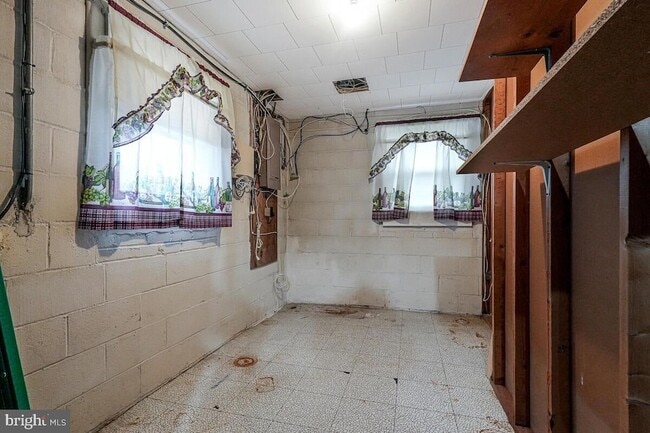 Building Photo - 6912 Eilerson St