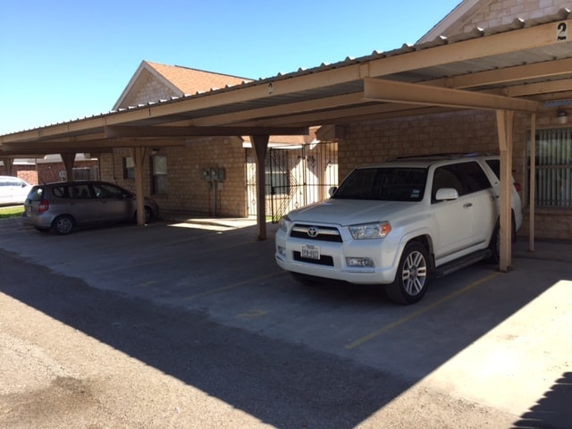 Building Photo - 1811 Aruba Dr