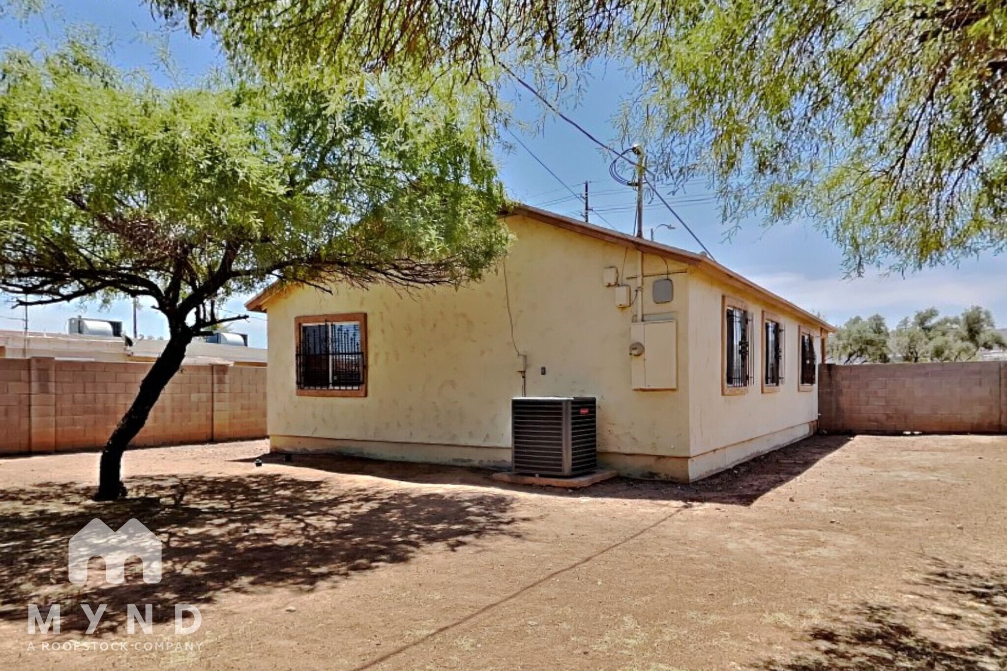 Building Photo - 2434 E Roeser Rd
