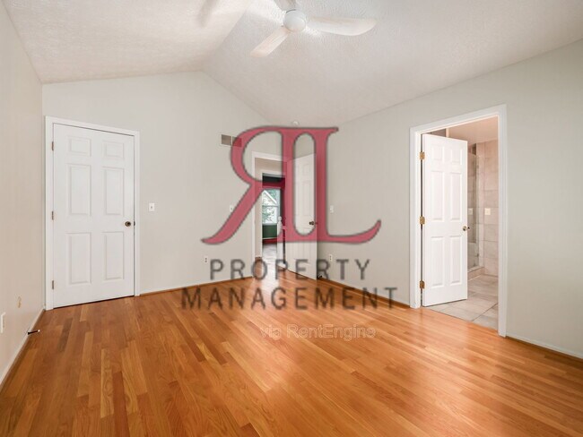 Building Photo - 362 W 4th Ave