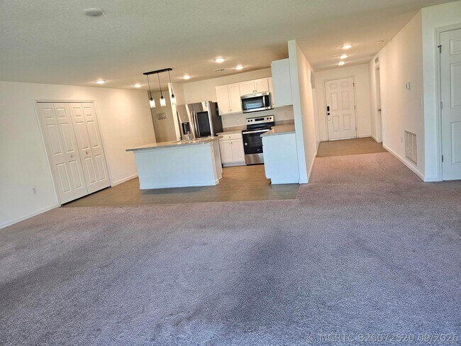 Building Photo - 1465 SW San Esteban Ave