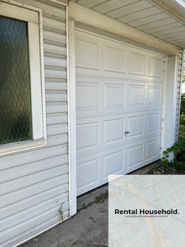 Building Photo - 22849 Almond Ave