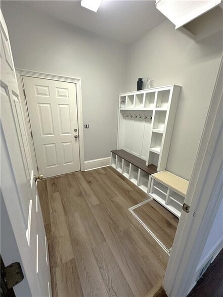 Building Photo - 3815 Sidestreet