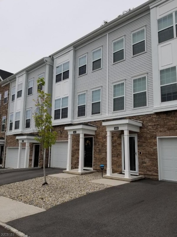 Primary Photo - 1606 Parkview Ln