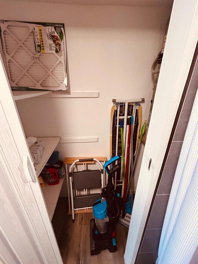 Building Photo - 2050 Oleander Blvd