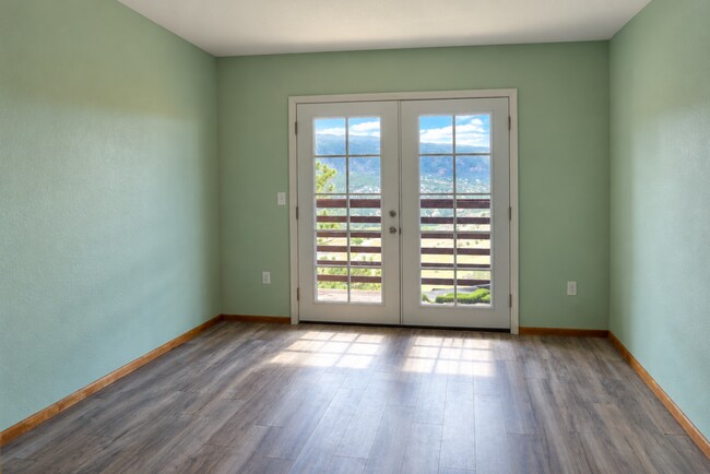Building Photo - 4555 Sentinel Rock Terrace