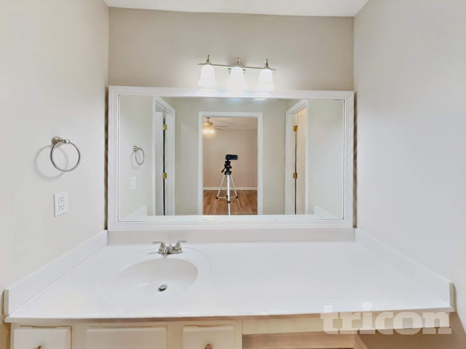 Building Photo - 701 Avondale Dr