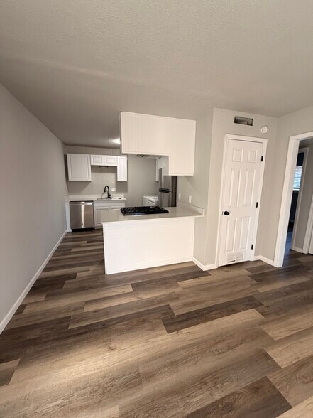 Building Photo - 501-507 W Spruce St