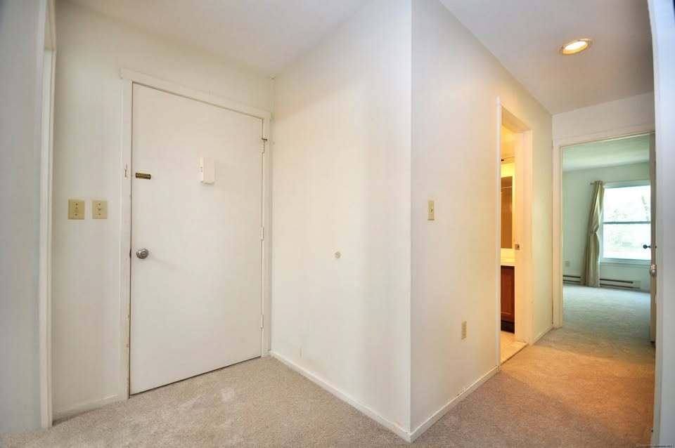 Building Photo - 99 Mallard Dr