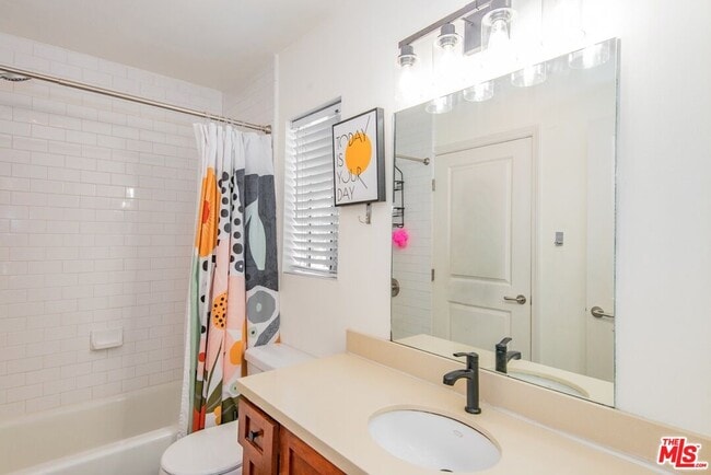 Building Photo - 4702 Fulton Ave