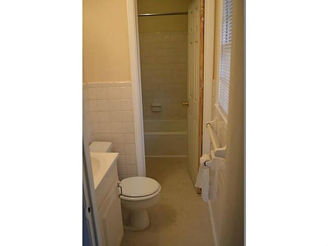 Building Photo - 652 Moselle Dr