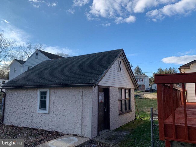 Building Photo - 431 Avenue A