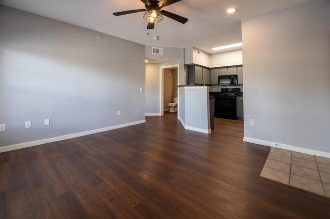 Building Photo - 2320 Gracy Farms Ln