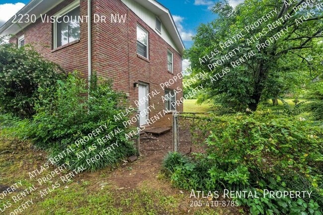 Building Photo - 2230 Viscount Dr NW