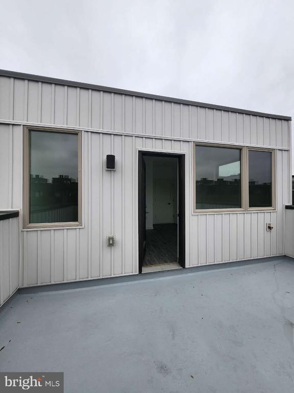 Building Photo - 3129 Beachview Ln