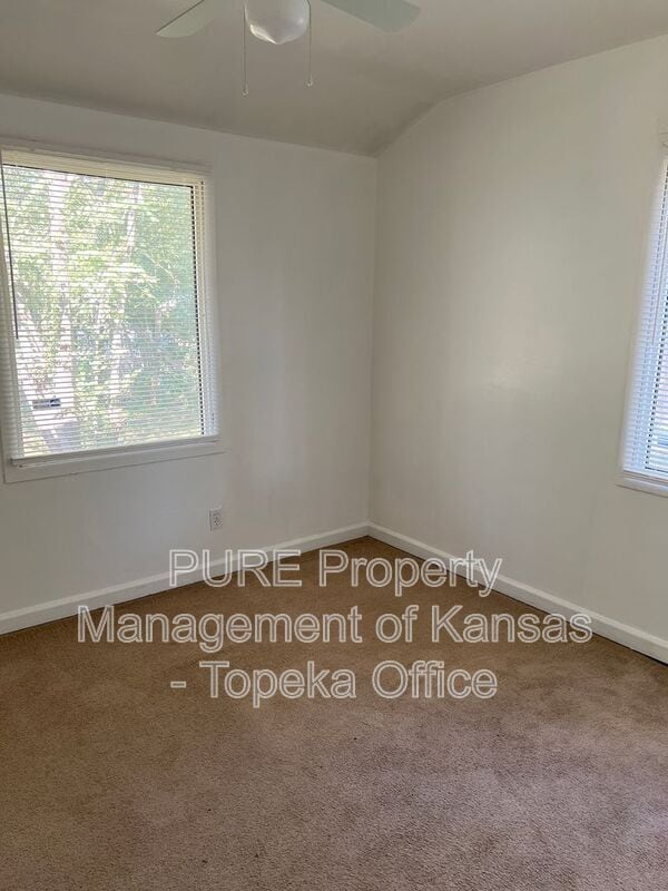 Building Photo - 3643 SW Clare Ave