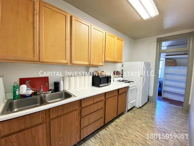 Building Photo - 460 E 300 S