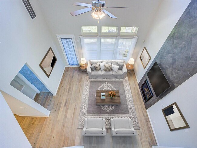 Building Photo - 425 Sitlington Ln