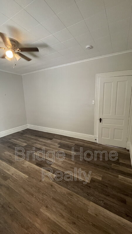 Building Photo - 401 N McKean St