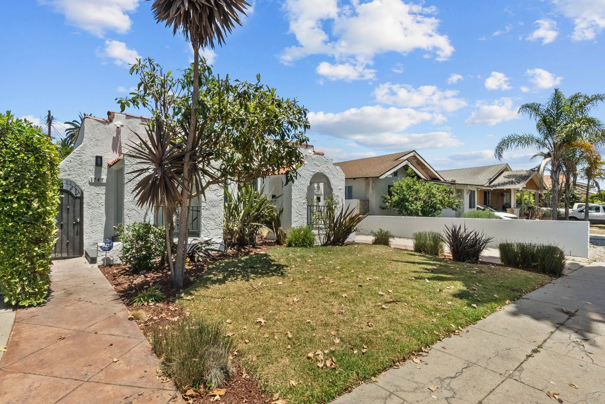 Building Photo - 1745 W 39th St