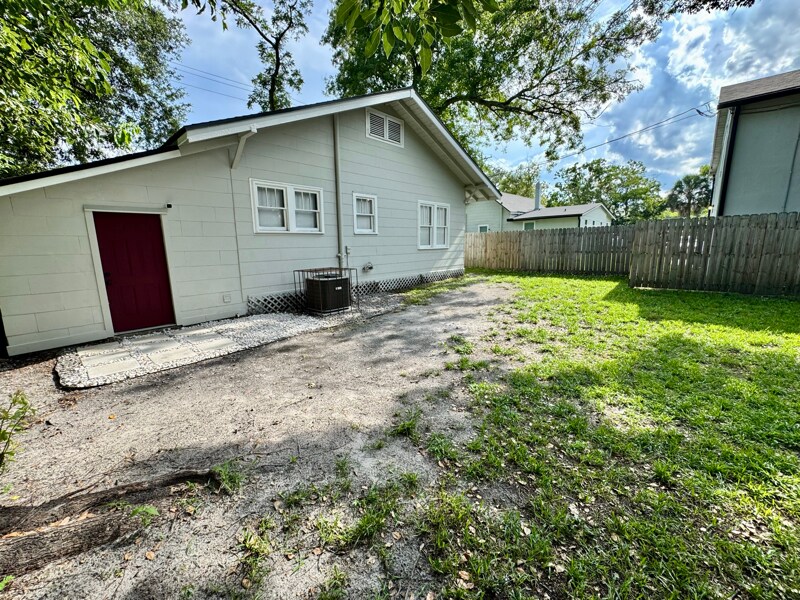 Building Photo - 2923 Rosselle St
