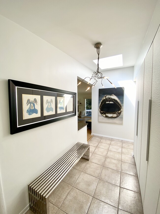 Building Photo - 921 Arden Ln