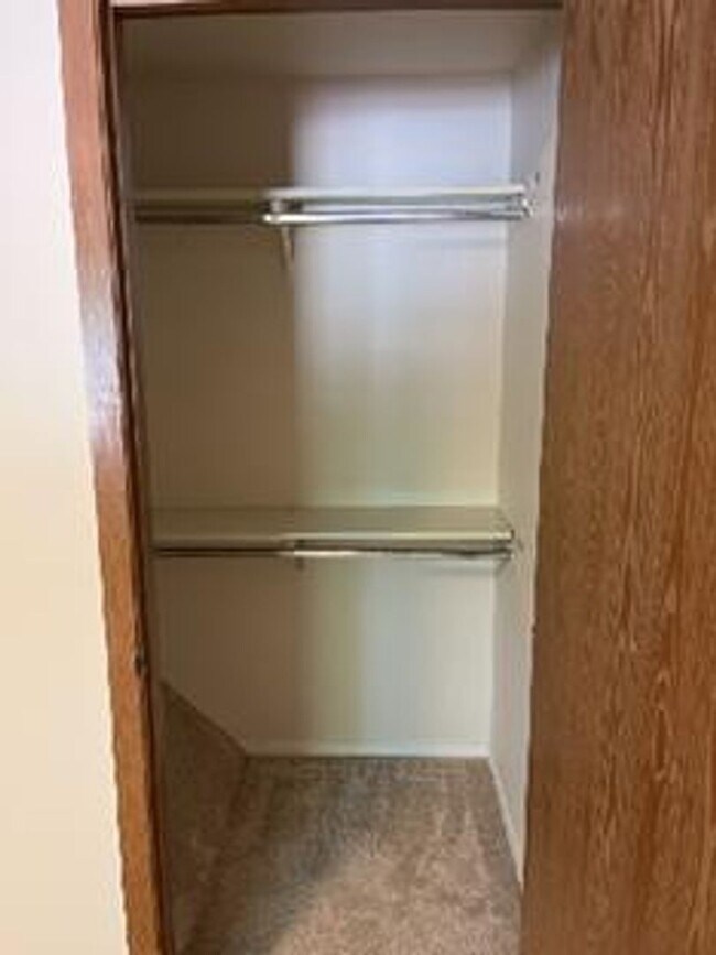 Building Photo - 3 Bed 2.5 Bath Single-Family Home on Cul-De-Sac w/ Large Fenced Backyard, Garage