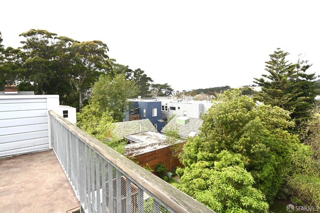 Building Photo - 1120 Clement St