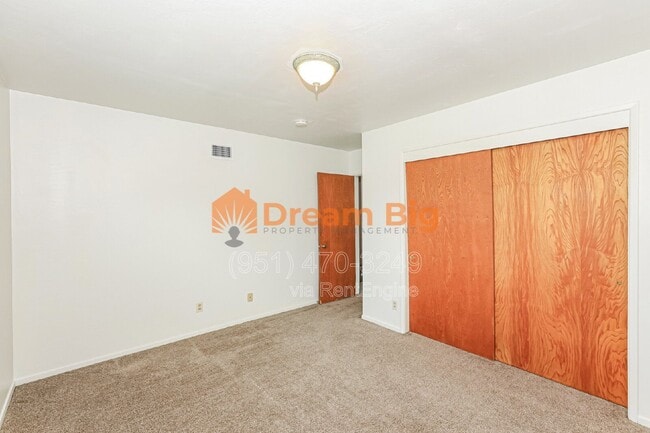 Building Photo - 5971 Sunland Pl